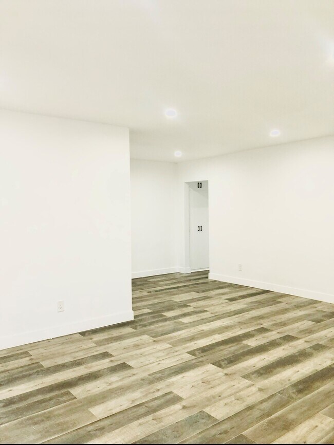 Foto del edificio - 1333 W 36th Pl