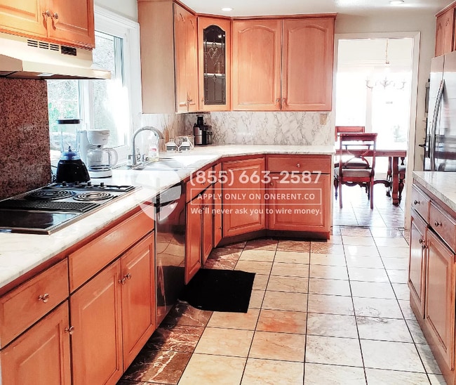 Building Photo - 2108 El Arbolita Dr
