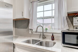 Building Photo - 2720 Truxillo St