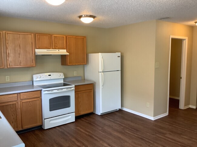 Building Photo - 10176 Cumberland Pointe Blvd