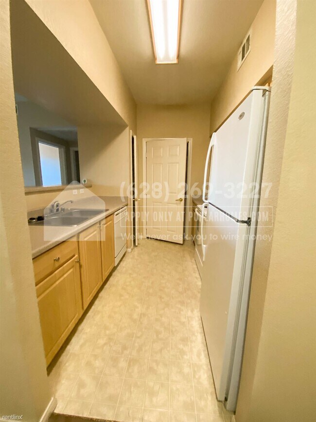 Building Photo - 1 br, 1 bath Condo - 6955 N Durango Dr Uni...