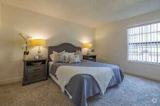 1 BD, 1 BA - 720SF - The Reserve