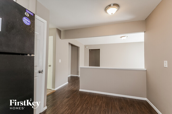 Building Photo - 4846 Cloverfield Trail