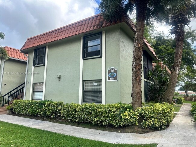 Building Photo - 9808 Hammocks Blvd