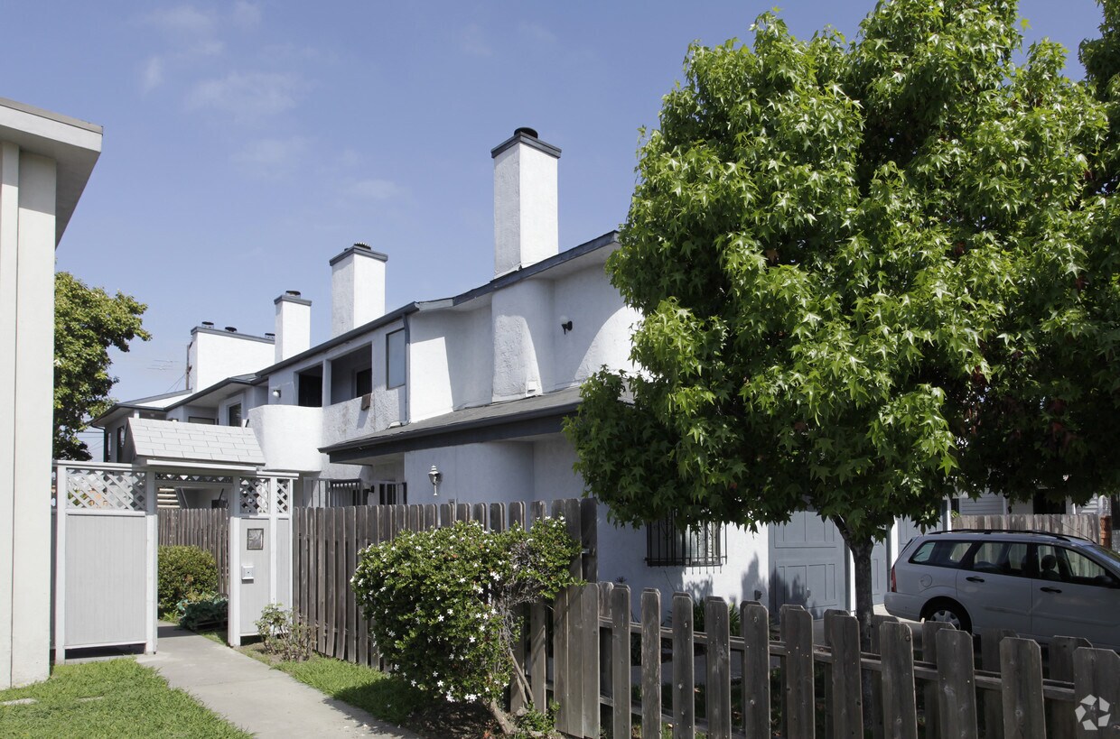 Building Photo - 4586 Idaho St