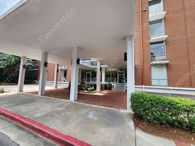 Building Photo - 130 26th St NW