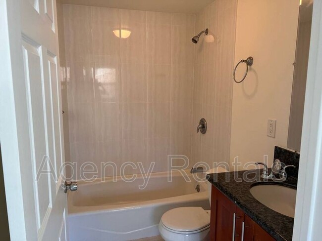 Foto del edificio - 948 Spencer St