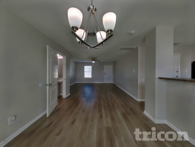 Foto del edificio - 5718 Treasure Cove Rd
