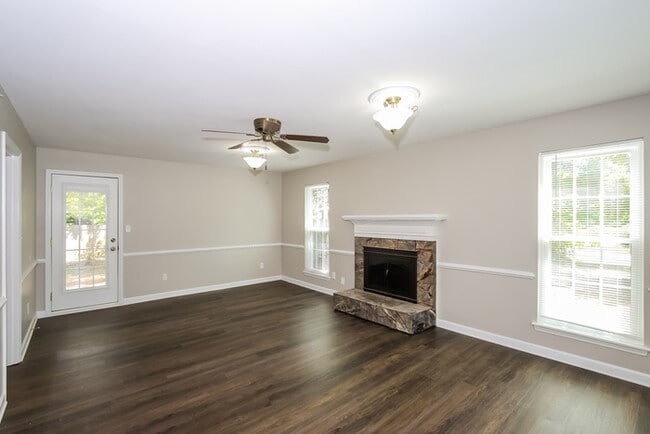 Building Photo - 543 Fairfield Way