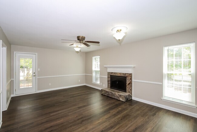 Foto del edificio - 543 Fairfield Way