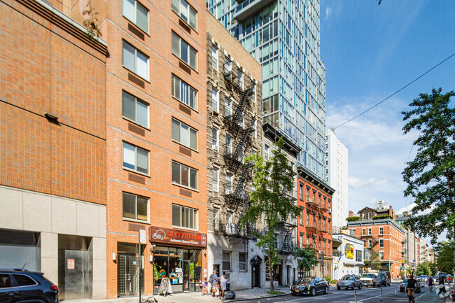 139 E 13th St, Nueva York, NY 10003-5325 - 139 E 13th St