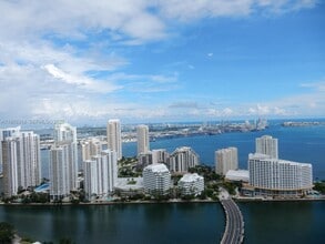 Building Photo - 950 Brickell Bay Dr