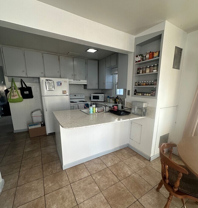 Foto del edificio - 2524 Mapleton Ave