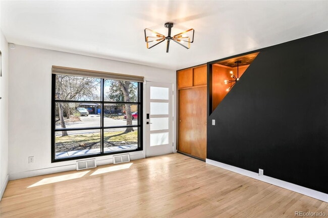 Photo - "Spacious 5-Bedroom Gem with 3 Full Baths in Arvada" Apartment