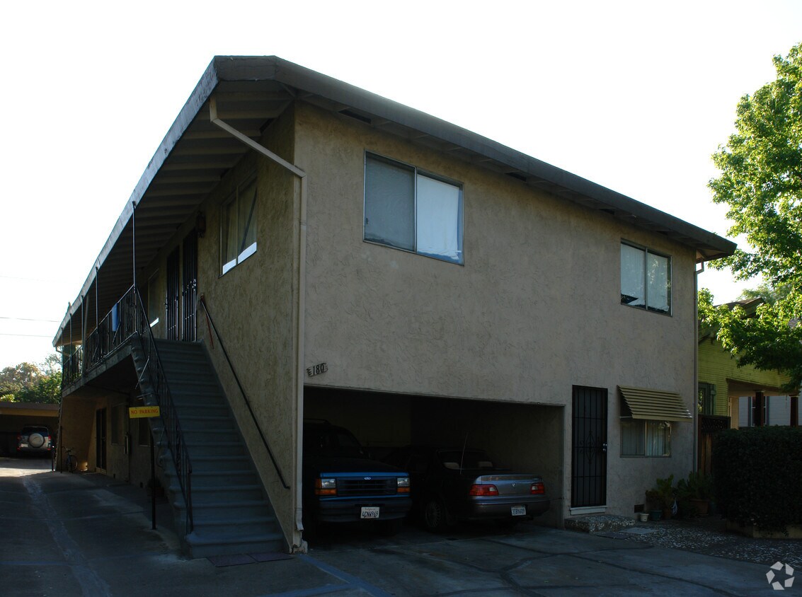 Building Photo - 180 S 15th St