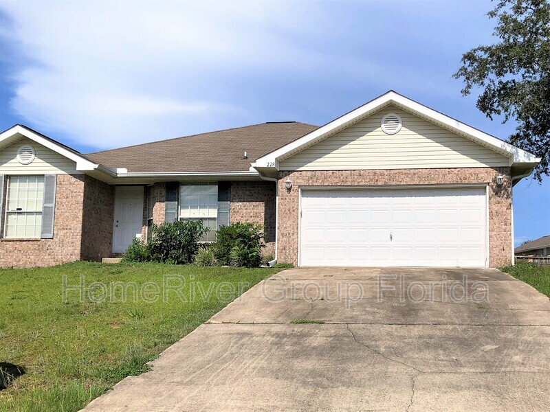 Primary Photo - 228 Citadel Ln