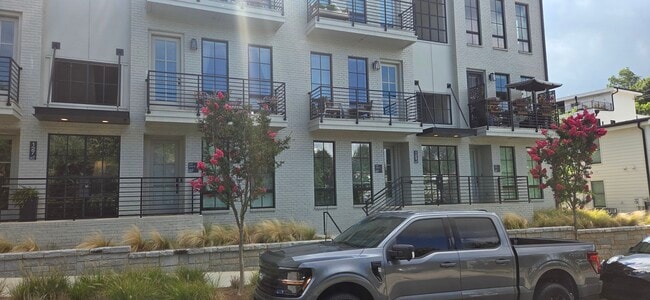 Building Photo - 129 Bert Ln SE