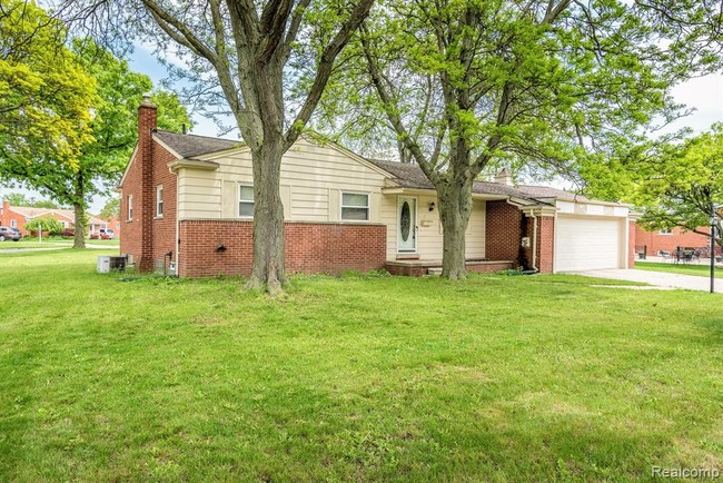 Building Photo - 20470 River Oaks Dr