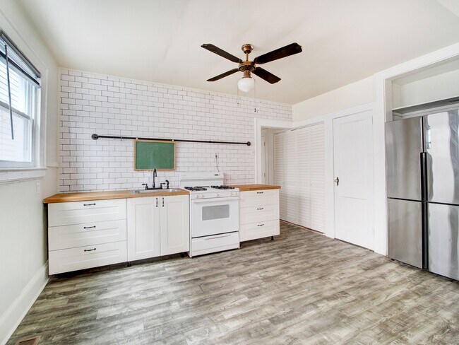 Foto del edificio - 97 La France Ave