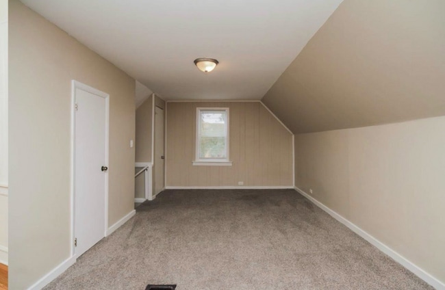 Foto del edificio - 6016 N Austin Ave