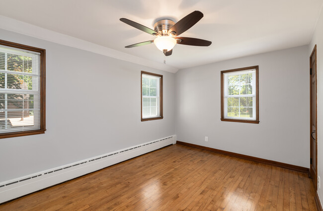 Foto del edificio - 5619 Berry Ct
