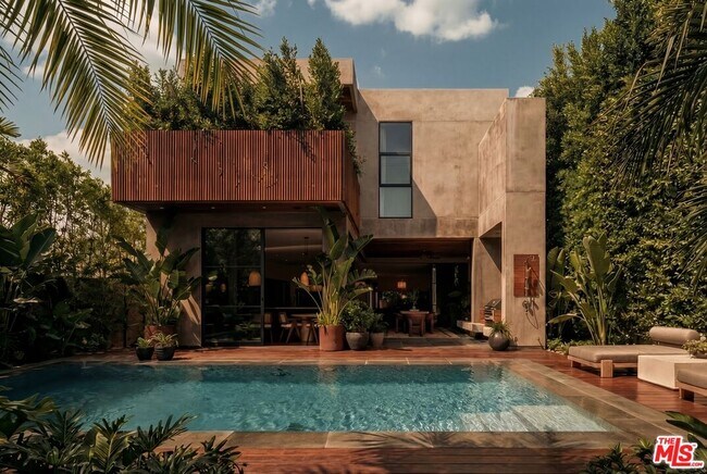 Foto del edificio - 530 N La Jolla Ave