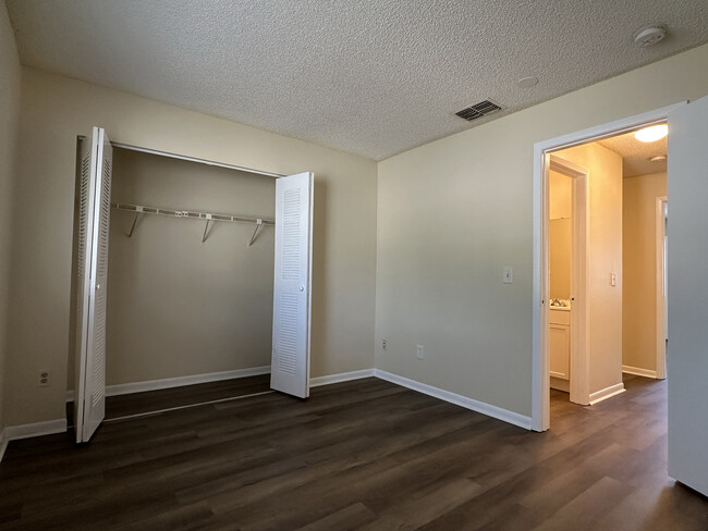 Building Photo - 2052 Kings Hwy