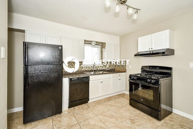 Foto del edificio - 3 Bedroom Pet-Friendly Home in Louisville,...