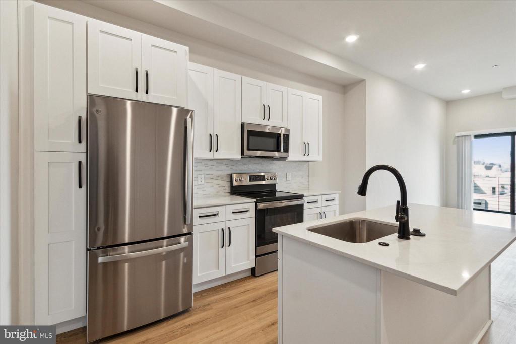 Foto principal - 2157 E Lehigh Ave