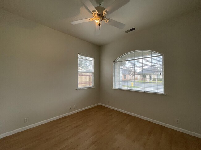 Building Photo - 1856 Devonshire Dr