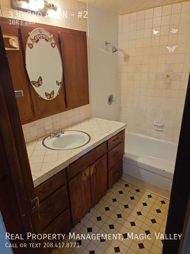 Foto del edificio - 330 2nd Ave N