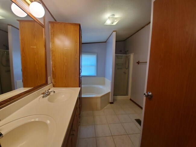 Foto del edificio - 9435 Sandy Creek ~ Bethany South