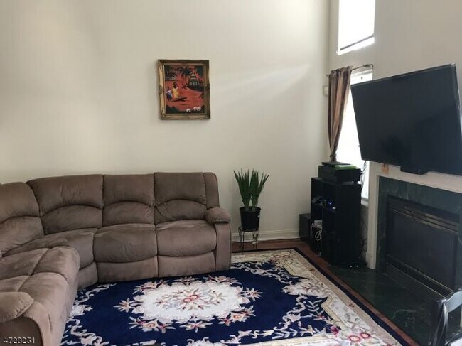 Foto del edificio - 353 Cynthia Ln