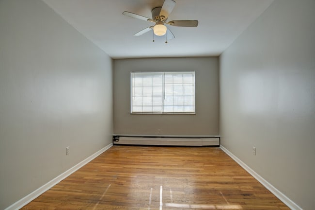 Building Photo - 4811 Cadieux Rd