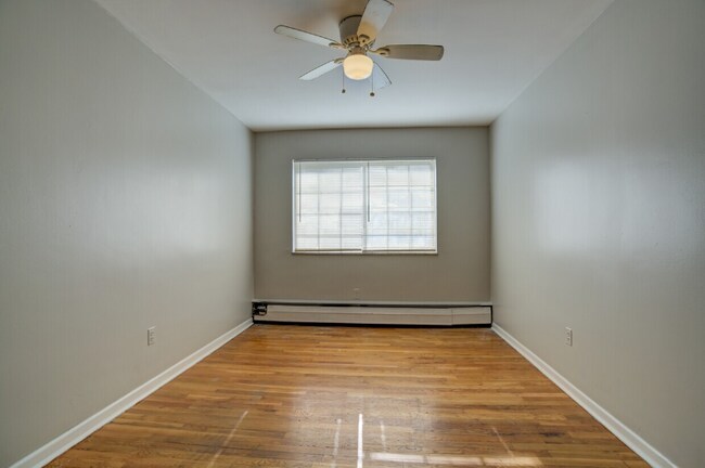 Foto del edificio - 4865 Cadieux Rd