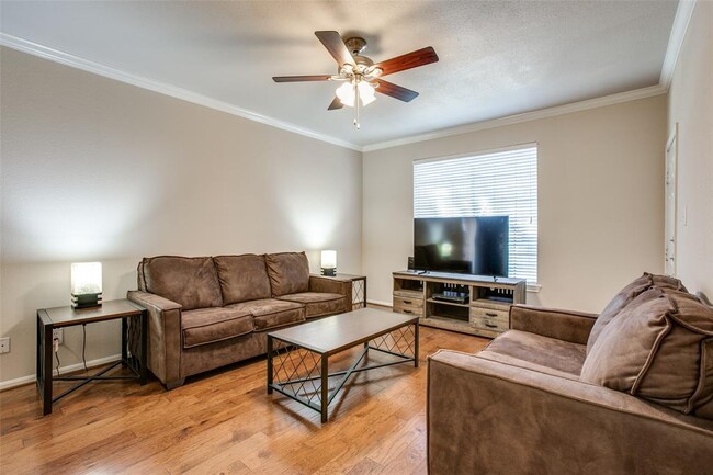 Foto del edificio - 2255 Braeswood Park Dr