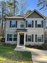 Building Photo - 2770 Fleetwood Dr