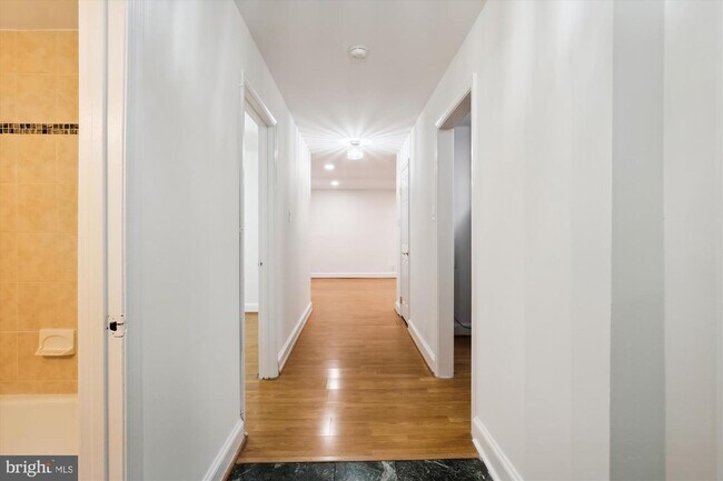 Building Photo - 1316 New Hampshire Ave NW