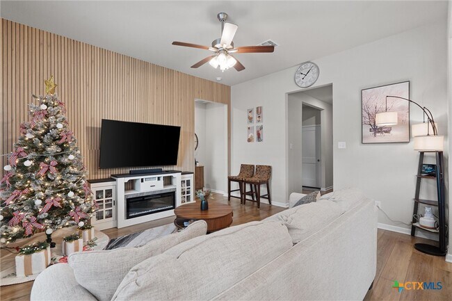 Foto del edificio - 1913 Zabcikville Dr