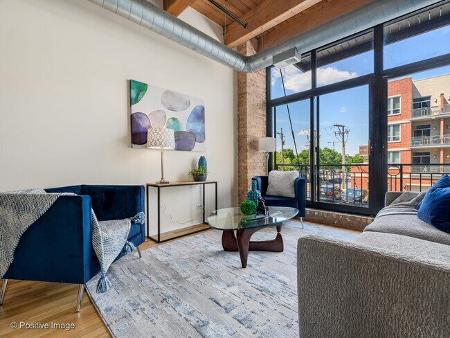 Building Photo - 1250 W Van Buren St