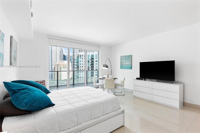Foto del edificio - 1300 Brickell Bay Dr