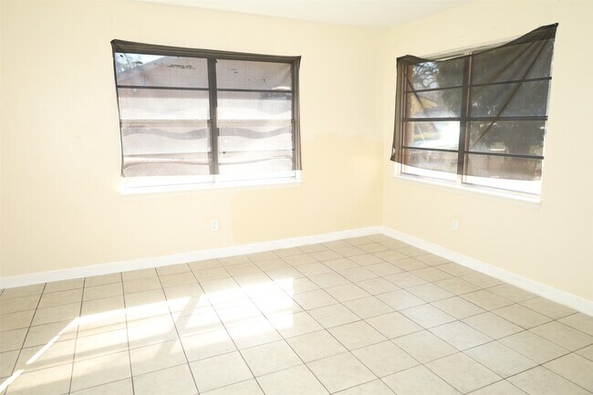 Building Photo - 13207 Santa Teresa Rd