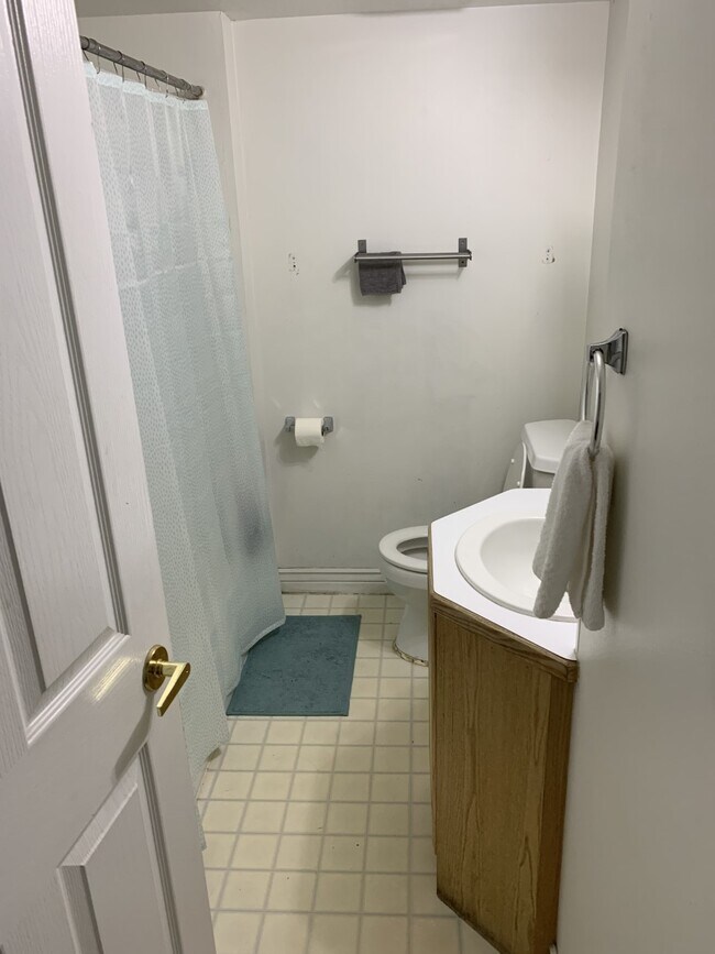 Building Photo - 1547 N 550 W