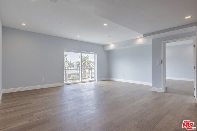 Building Photo - 2939 Leeward Ave