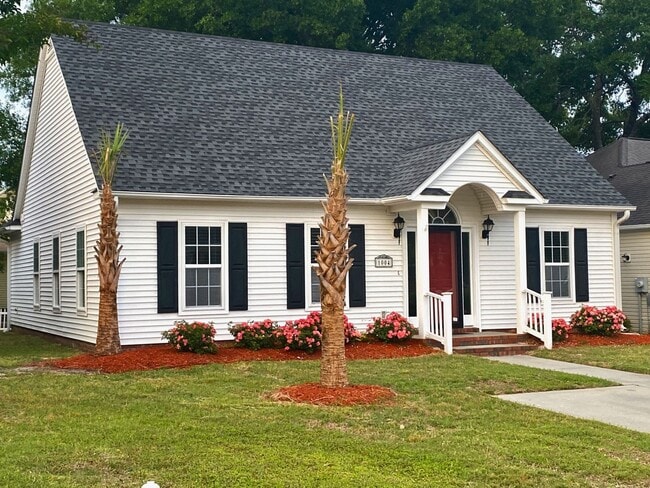 Building Photo - 1004 Mt Vernon Dr
