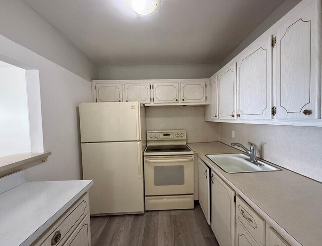 Building Photo - 45 Easthampton B