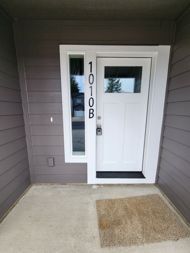 Building Photo - 1010 Peach Rd