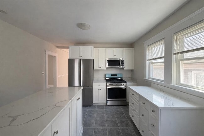 Building Photo - 441 Broadway