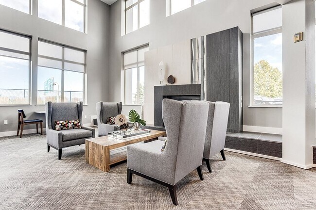 Foto del edificio - The District at Hampden South