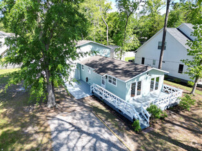 Building Photo - 1016 S Myrtle Dr